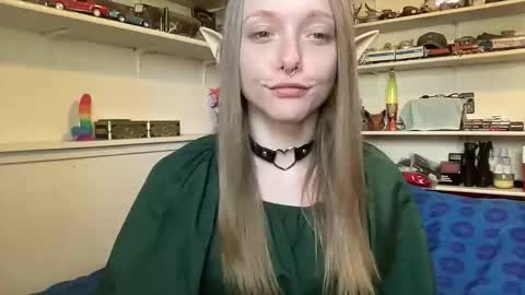 Snapshot of xxloveanastasia chatting on 10/20/25, 05:02 LoveAnastasia online show from 10/20/25, 05:02