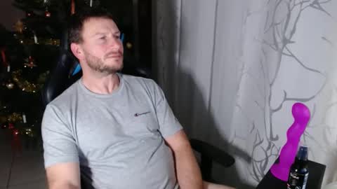 Snapshot of xxmettexx chatting on 12/22/24, 04:06 xxmettexx online show from 12/22/24, 04:06