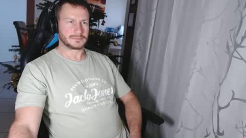 Snapshot of xxmettexx chatting on 01/02/25, 01:40 xxmettexx online show from 01/02/25, 01:40