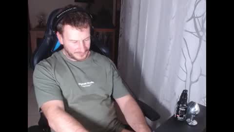 Snapshot of xxmettexx chatting on 02/14/25, 11:09 xxmettexx online show from 02/14/25, 11:09