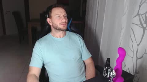 Snapshot of xxmettexx chatting on 03/02/25, 01:04 xxmettexx online show from 03/02/25, 01:04