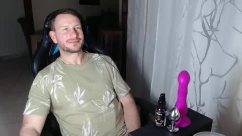 Snapshot of xxmettexx chatting on 03/09/25, 12:31 xxmettexx online show from 03/09/25, 12:31