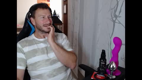 Snapshot of xxmettexx chatting on 09/13/25, 07:41 xxmettexx online show from 09/13/25, 07:41