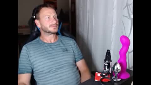 Snapshot of xxmettexx chatting on 09/13/25, 08:30 xxmettexx online show from 09/13/25, 08:30