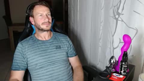 Snapshot of xxmettexx chatting on 09/18/25, 08:22 xxmettexx online show from 09/18/25, 08:22