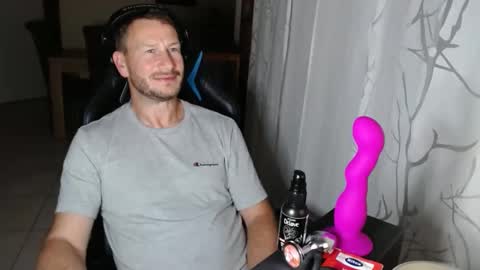 Snapshot of xxmettexx chatting on 09/28/25, 12:38 xxmettexx online show from 09/28/25, 12:38