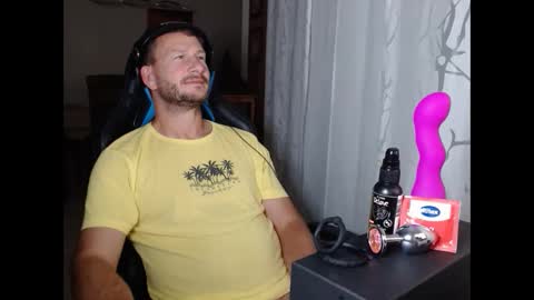 Snapshot of xxmettexx chatting on 10/05/25, 07:45 xxmettexx online show from 10/05/25, 07:45