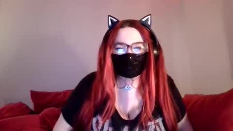 Snapshot of xxmommyraexx chatting on 10/22/25, 10:20 Mommy online show from 10/22/25, 10:20