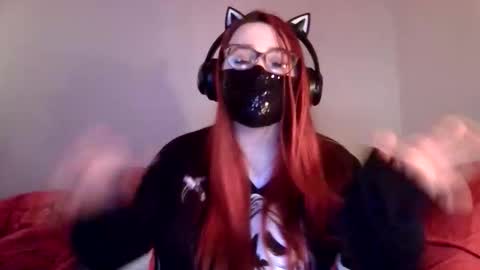 Snapshot of xxmommyraexx chatting on 10/29/25, 12:57 Mommy online show from 10/29/25, 12:57