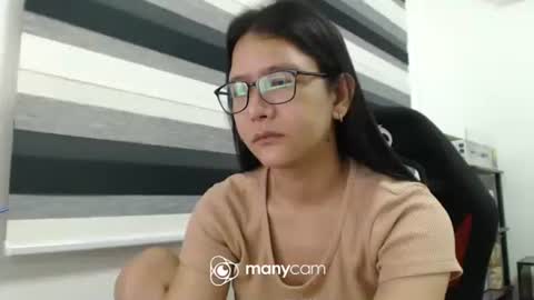 Snapshot of xxmonsterbigcockxx chatting on 10/09/25, 03:54 Kaycee online show from 10/09/25, 03:54