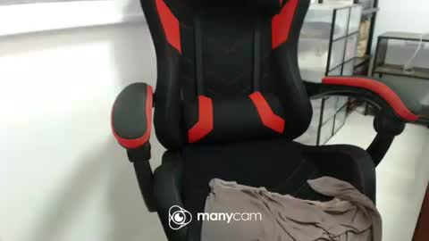 Snapshot of xxmonsterbigcockxx chatting on 10/18/25, 03:13 Kaycee online show from 10/18/25, 03:13