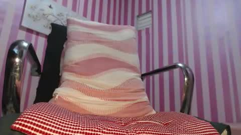 xxrowenatastycockforyouxx online show from 11/11/25, 04:23