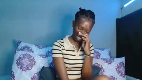 xxsexytalia28 online show from 11/19/25, 06:52