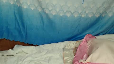 xxshantal online show from 09/18/25, 11:18