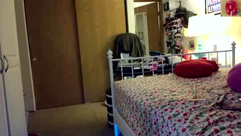 Strawberry Jane online show from 06/19/26, 04:50