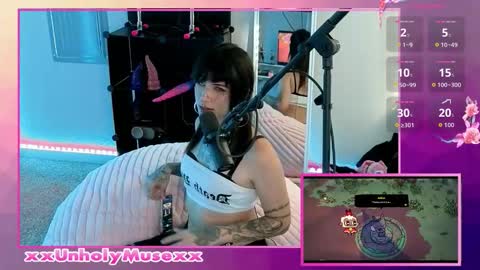 Snapshot of xxunholymusexx chatting on 11/13/25, 07:46 Muse n Poppy online show from 11/13/25, 07:46