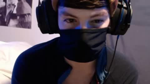 Snapshot of xxwhitefoxx chatting on 09/27/25, 03:33 David Fox online show from 09/27/25, 03:33