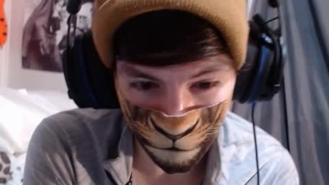 Snapshot of xxwhitefoxx chatting on 10/14/25, 10:16 David Fox online show from 10/14/25, 10:16