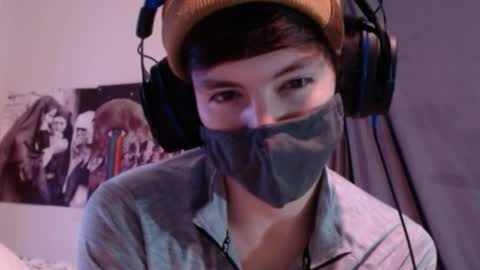 Snapshot of xxwhitefoxx chatting on 10/17/25, 02:59 David Fox online show from 10/17/25, 02:59