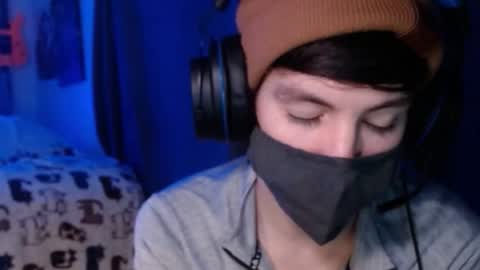 Snapshot of xxwhitefoxx chatting on 10/29/25, 06:15 David Fox online show from 10/29/25, 06:15