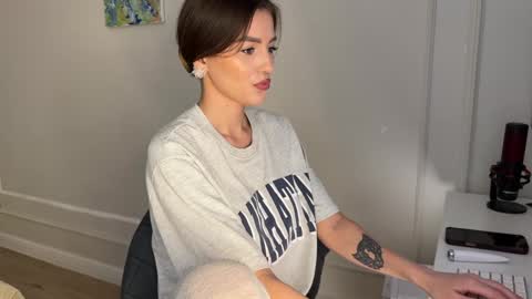 Snapshot of xxx_leila chatting on 03/11/26, 09:48 xxx_leila online show from 03/11/26, 09:48