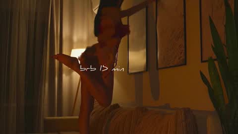 Molly online show from 10/30/25, 09:22