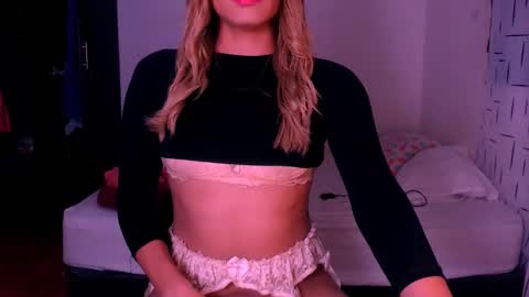 Snapshot of xxxanonymousloverxxx chatting on 02/01/25, 12:40 Chiara online show from 02/01/25, 12:40