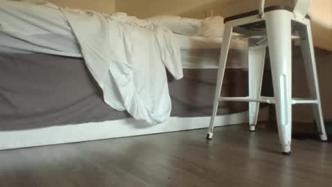 Danielle online show from 10/19/25, 02:40