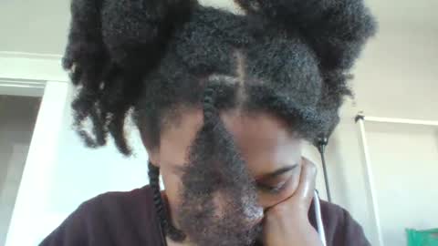 Danielle online show from 11/05/25, 03:01