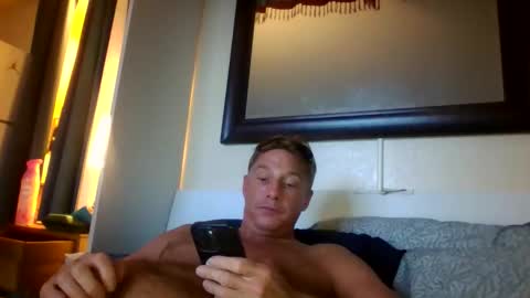 Snapshot of xxxelentdick chatting on 11/04/25, 03:49 deeeeznutz online show from 11/04/25, 03:49