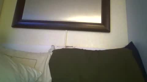 Snapshot of xxxelentdick chatting on 11/10/25, 04:00 deeeeznutz online show from 11/10/25, 04:00