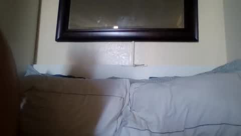 Snapshot of xxxelentdick chatting on 11/17/25, 02:28 deeeeznutz online show from 11/17/25, 02:28