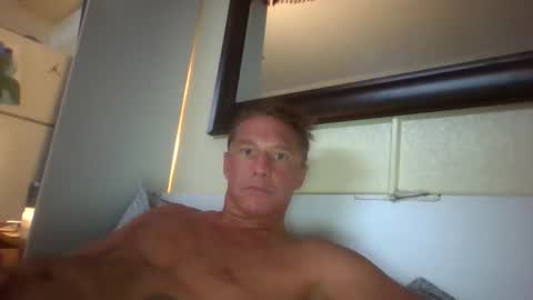 Snapshot of xxxelentdick chatting on 11/17/25, 07:52 deeeeznutz online show from 11/17/25, 07:52