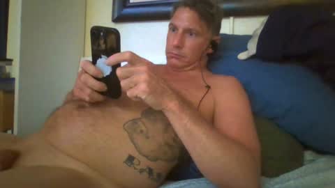 Snapshot of xxxelentdick chatting on 07/11/26, 10:44 deeeeznutz online show from 07/11/26, 10:44