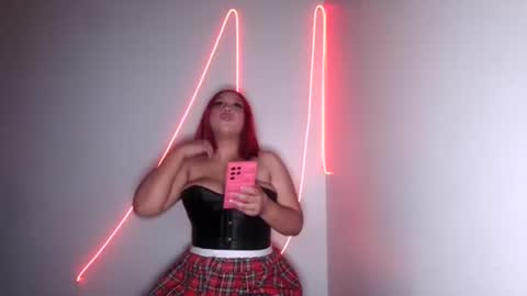 Snapshot of xxxenmascaradosxxx chatting on 11/16/25, 06:52 Parejahot69 online show from 11/16/25, 06:52