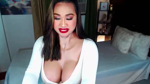 OLIVIA online show from 01/14/25, 02:11