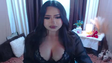 OLIVIA online show from 06/01/26, 06:31