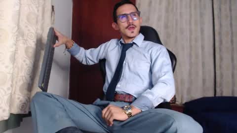 Snapshot of xxxhome_alonexxx chatting on 09/30/25, 07:41 Kev online show from 09/30/25, 07:41