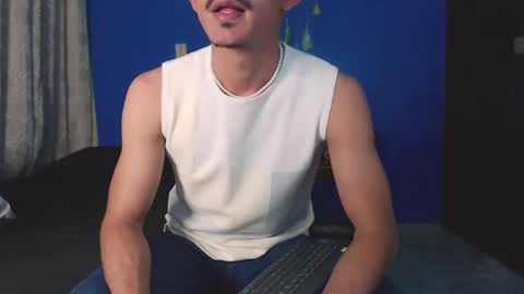 Snapshot of xxxhome_alonexxx chatting on 11/05/25, 08:09 Kev online show from 11/05/25, 08:09