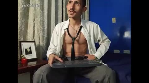 Snapshot of xxxhome_alonexxx chatting on 11/19/25, 08:31 Kev online show from 11/19/25, 08:31