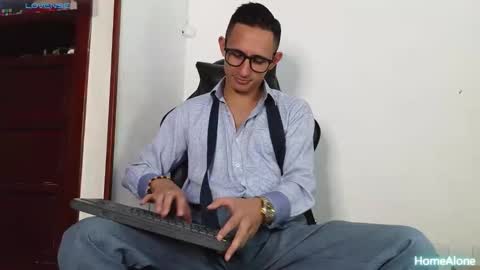 Snapshot of xxxhome_alonexxx chatting on 12/02/25, 07:53 Kev online show from 12/02/25, 07:53