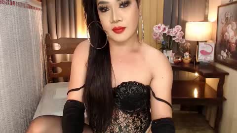 QUEENCY online show from 01/27/25, 06:41