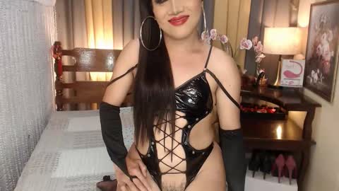 Snapshot of xxxmiss_cathyxxx chatting on 01/08/26, 03:25 QUEENCY online show from 01/08/26, 03:25