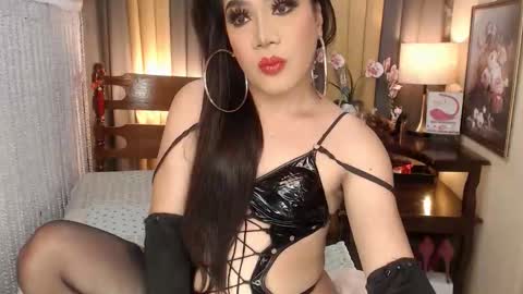 Snapshot of xxxmiss_cathyxxx chatting on 02/05/26, 09:14 QUEENCY online show from 02/05/26, 09:14