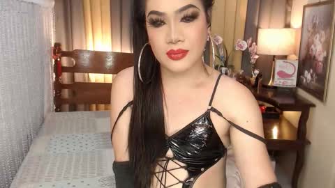 Snapshot of xxxmiss_cathyxxx chatting on 02/12/26, 07:47 QUEENCY online show from 02/12/26, 07:47
