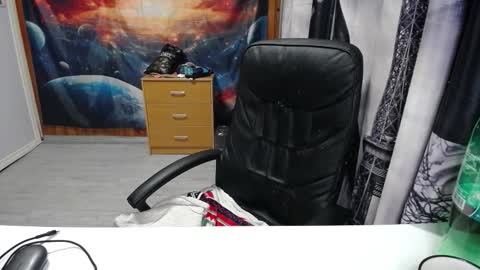 Snapshot of xxxnewlywedsxxx chatting on 10/14/25, 08:31 Lana online show from 10/14/25, 08:31