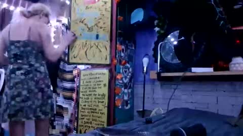 Snapshot of xxxqueenmandydickenz chatting on 11/08/25, 03:29 XXXQueenMandyDickenz online show from 11/08/25, 03:29