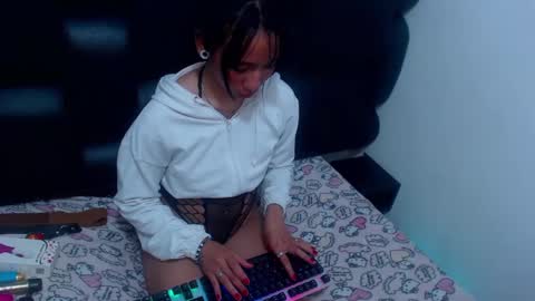 xxxreinasexyassxxx online show from 09/27/25, 02:22