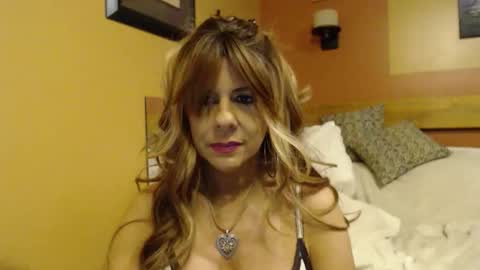 Snapshot of xxxvanessawet chatting on 04/20/26, 07:04 Check out my photo sets below xo online show from 04/20/26, 07:04