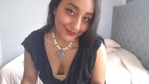 Lunhaa   online show from 09/24/25, 05:05